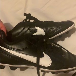 Nike Youth Cleats Size 2 NWOT